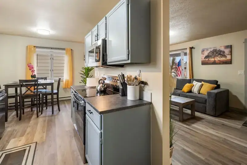 Whole house (both floors), Belgrade MT vacation rental – listing photo 4 of 20
